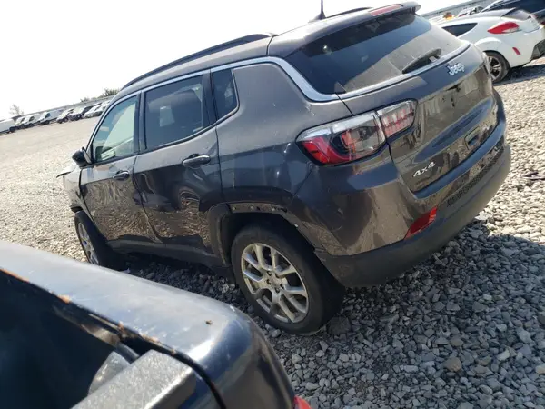 3C4NJDFBXNT113984 2022 JEEP COMPASS - Image 2