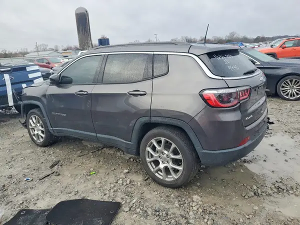 3C4NJDFBXNT151652 2022 JEEP COMPASS - Image 2