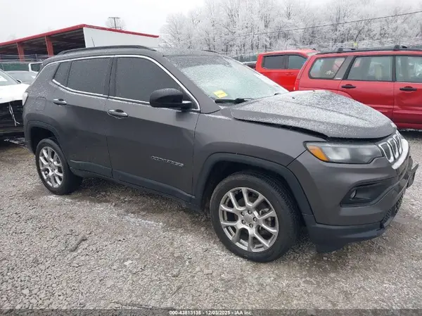 3C4NJDFBXNT163641 2022 JEEP COMPASS - Image 1