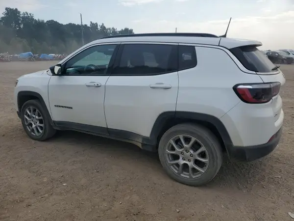 3C4NJDFBXNT166006 2022 JEEP COMPASS - Image 2