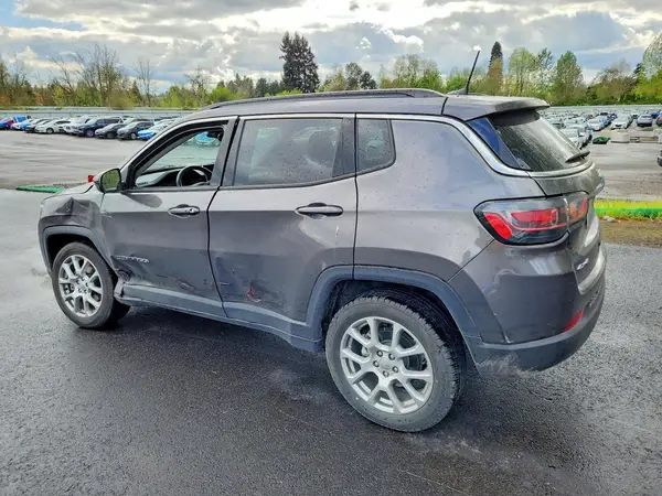 3C4NJDFBXNT169715 2022 JEEP COMPASS - Image 2