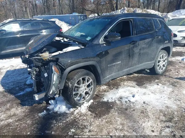 3C4NJDFBXNT173229 2022 JEEP COMPASS - Image 2