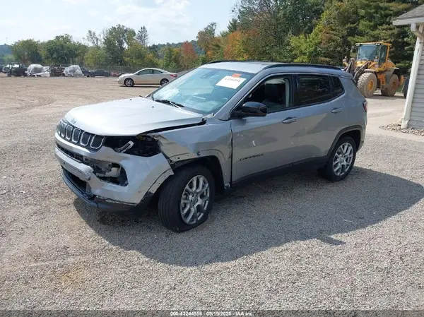 3C4NJDFBXNT175997 2022 JEEP COMPASS - Image 2