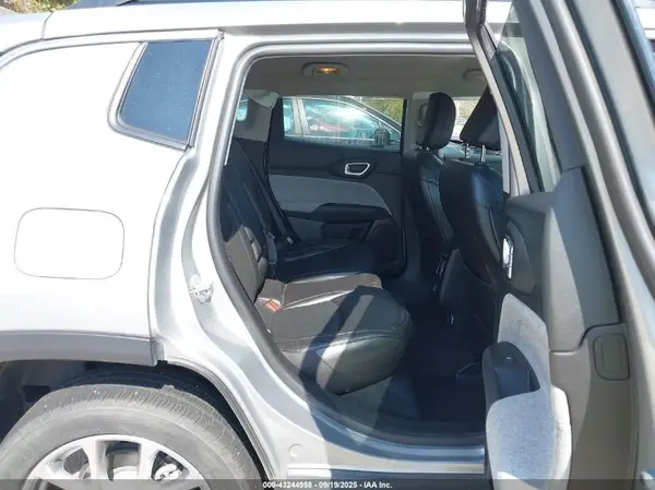 3C4NJDFBXNT175997 2022 JEEP COMPASS - Image 8