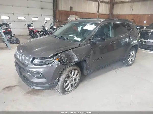 3C4NJDFBXNT181556 2022 JEEP COMPASS - Image 2