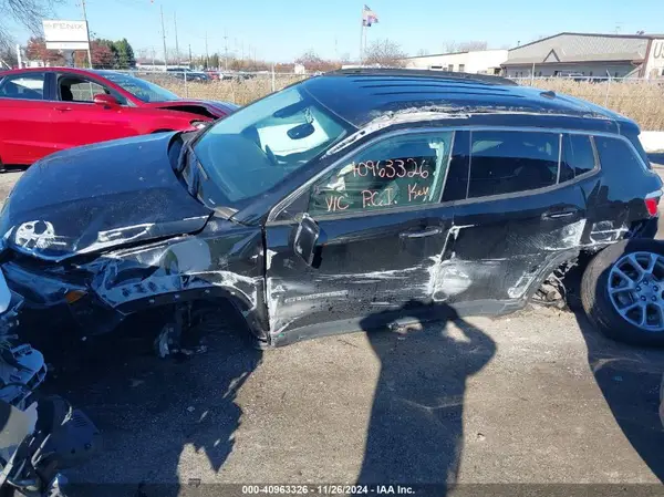 3C4NJDFBXNT224650 2022 JEEP COMPASS - Image 2
