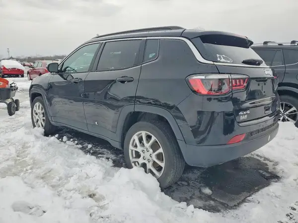 3C4NJDFN2PT571483 2023 JEEP COMPASS - Image 2