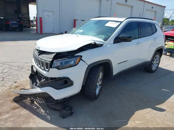 3C4NJDFN2PT572696 2023 JEEP COMPASS - Image 2