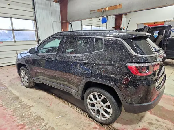 3C4NJDFN2RT156683 2024 JEEP COMPASS - Image 2