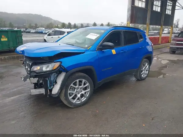 3C4NJDFN6PT501677 2023 JEEP COMPASS - Image 2