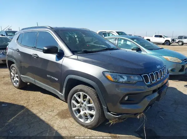 3C4NJDFN7PT502112 2023 JEEP COMPASS - Image 1