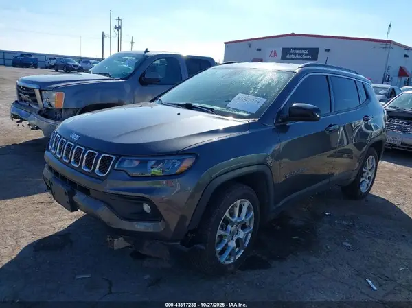 3C4NJDFN7PT502112 2023 JEEP COMPASS - Image 2