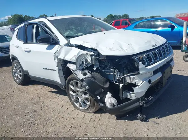 3C4NJDFN8RT104152 2024 JEEP COMPASS - Image 1