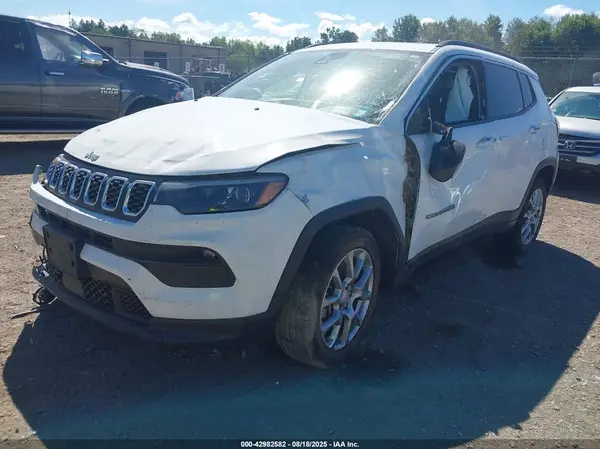 3C4NJDFN8RT104152 2024 JEEP COMPASS - Image 2