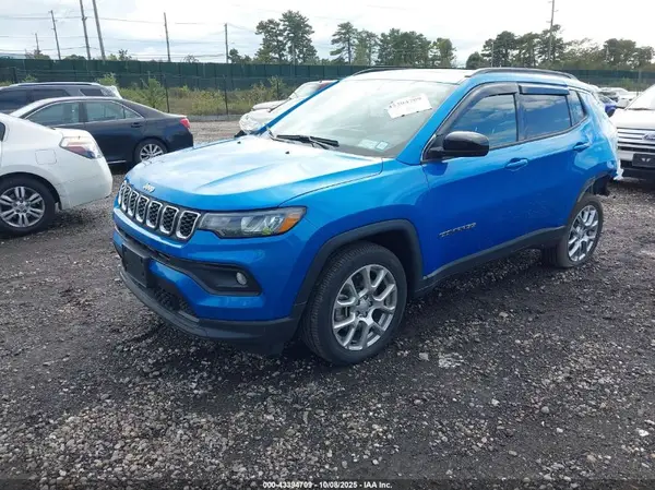 3C4NJDFN8RT105978 2024 JEEP COMPASS - Image 2