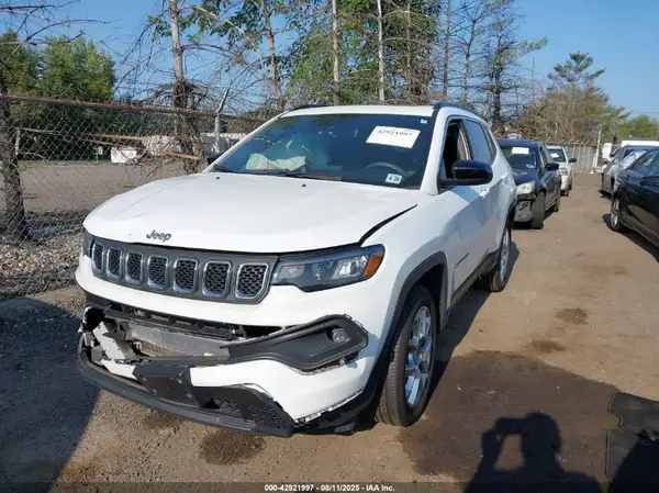 3C4NJDFN9PT521504 2023 JEEP COMPASS - Image 2