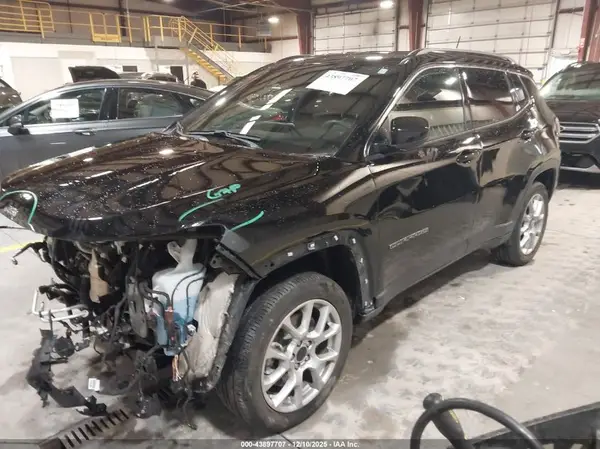 3C4NJDFN9PT533362 2023 JEEP COMPASS - Image 2