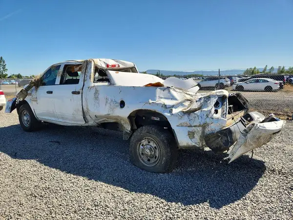 3C6UR4HL0JG424392 2018 DODGE RAM - Image 2