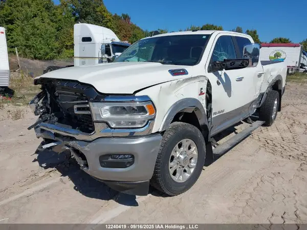 3C6UR5FL9NG161768 2022 DODGE RAM - Image 2