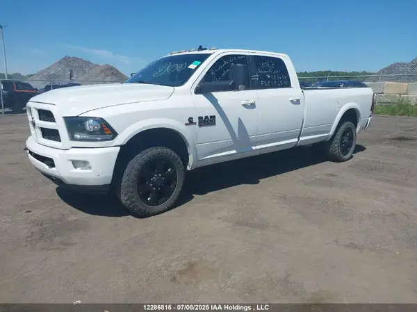 3C6UR5KL3JG322454 2018 DODGE RAM - Image 2