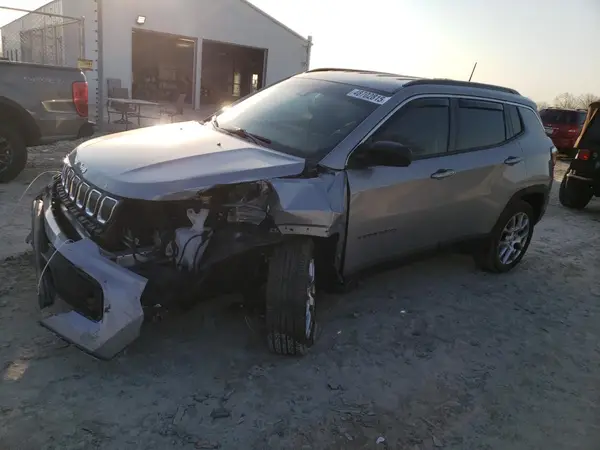 3CNJDFB8NT178915 2022 JEEP COMPASS - Image 1