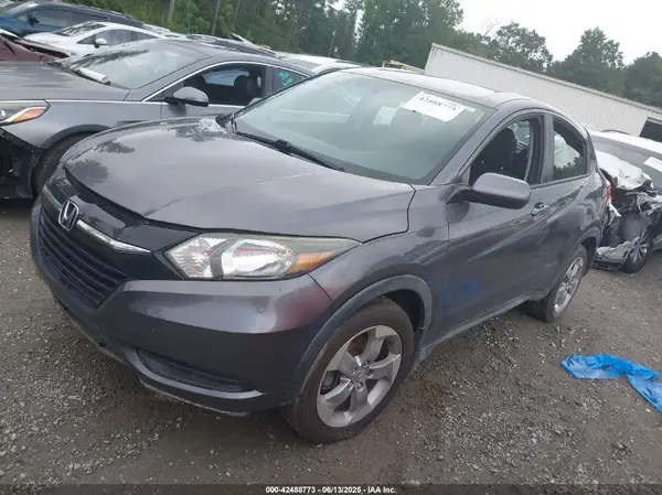 3CZRU5836HM722597 2017 HONDA HR-V - Image 2