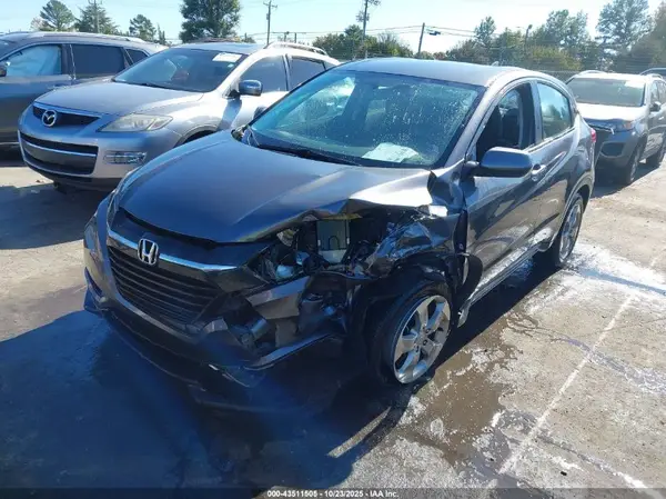 3CZRU5G32JM700913 2018 HONDA HR-V - Image 2