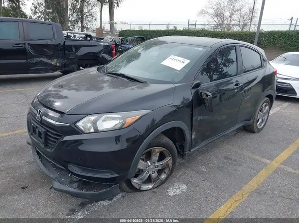 3CZRU5G38HM718844 2017 HONDA HR-V - Image 2