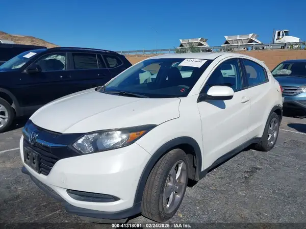 3CZRU5G3XJM713781 2018 HONDA HR-V - Image 2