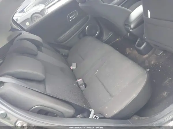 3CZRU5G57GM750216 2016 HONDA HR-V - Image 8
