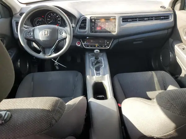 3CZRU5G57HM702300 2017 HONDA HR-V - Image 8