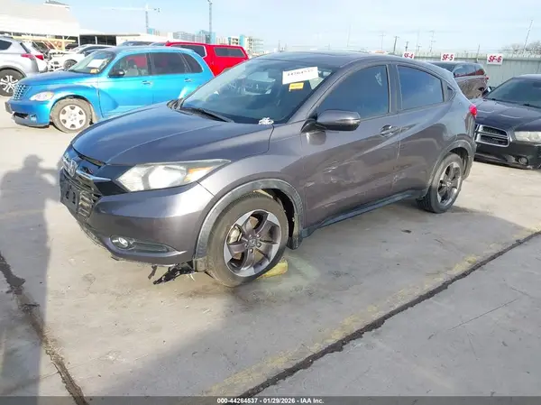 3CZRU5G58JM705115 2018 HONDA HR-V - Image 2