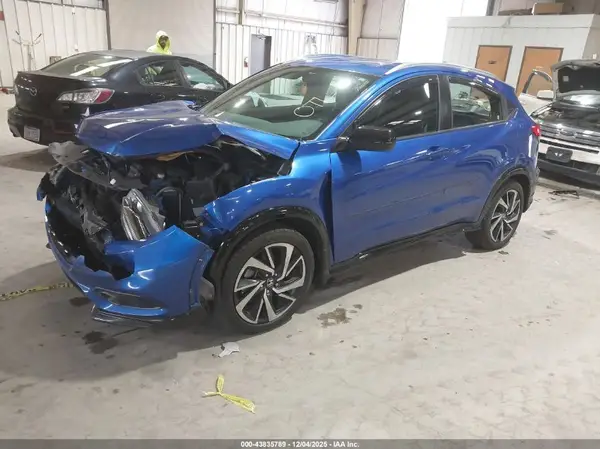 3CZRU5H10KG704651 2019 HONDA HR-V - Image 2