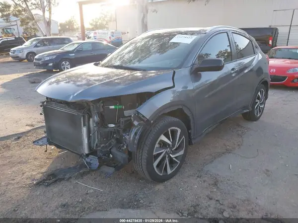 3CZRU5H10KG713415 2019 HONDA HR-V - Image 2