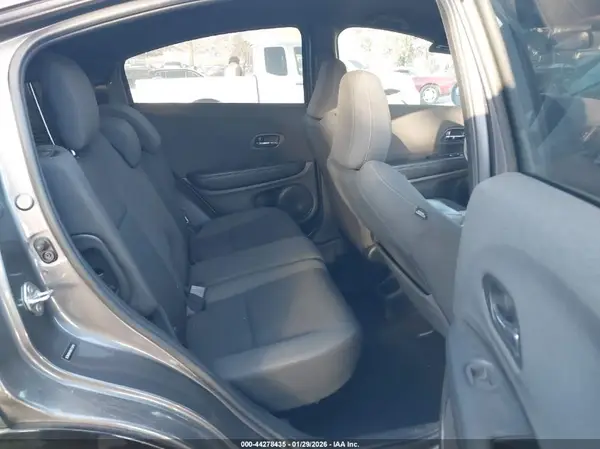 3CZRU5H10KG713415 2019 HONDA HR-V - Image 8