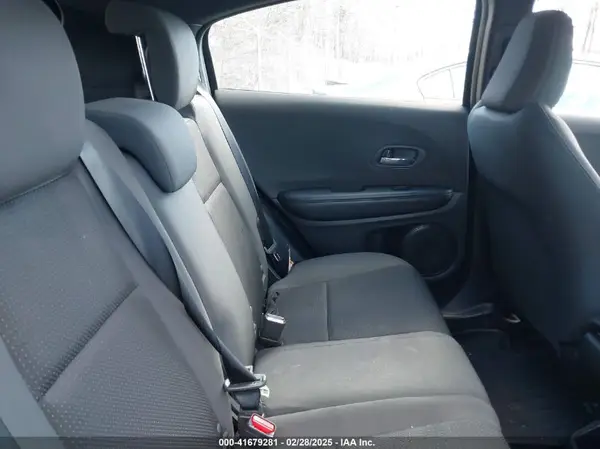 3CZRU5H10KM726165 2019 HONDA HR-V - Image 8