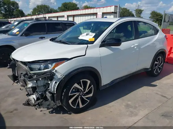 3CZRU5H11KM701095 2019 HONDA HR-V - Image 2