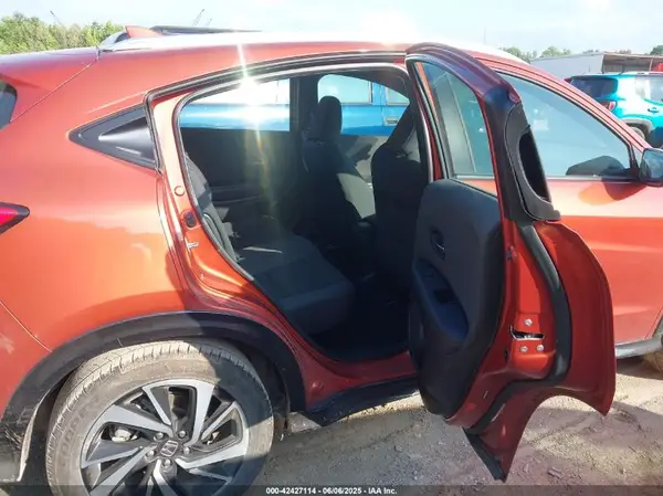 3CZRU5H12KG703033 2019 HONDA HR-V - Image 8