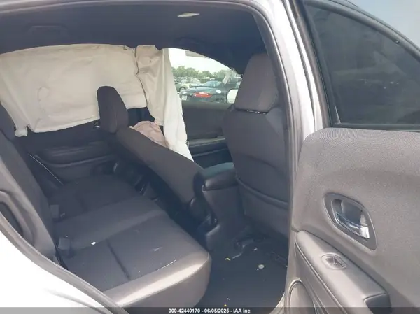 3CZRU5H12KG715389 2019 HONDA HR-V - Image 8