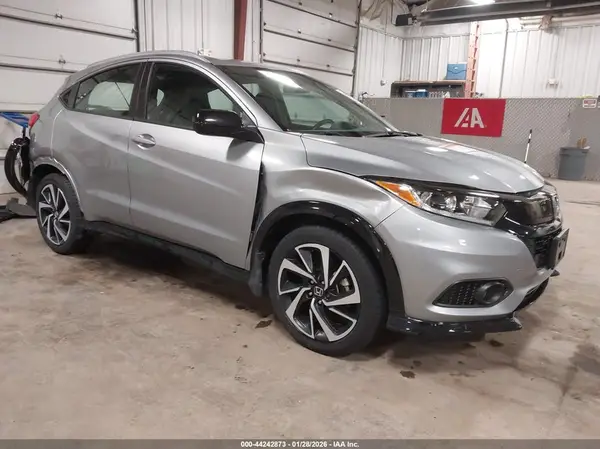 3CZRU5H13KG713439 2019 HONDA HR-V - Image 1