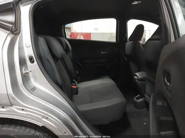 3CZRU5H13KG713439 2019 HONDA HR-V - Image 8