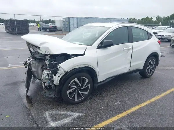 3CZRU5H13KM718013 2019 HONDA HR-V - Image 2