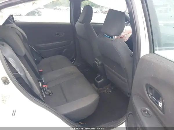 3CZRU5H13KM718013 2019 HONDA HR-V - Image 8
