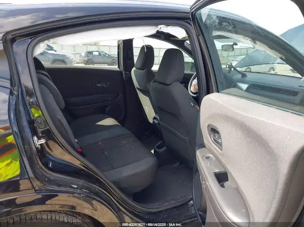 3CZRU5H14KM723477 2019 HONDA HR-V - Image 8