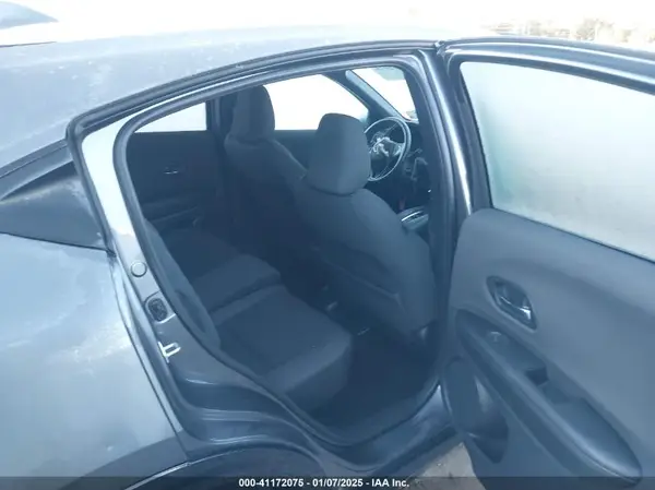 3CZRU5H14MM733820 2021 HONDA HR-V - Image 8