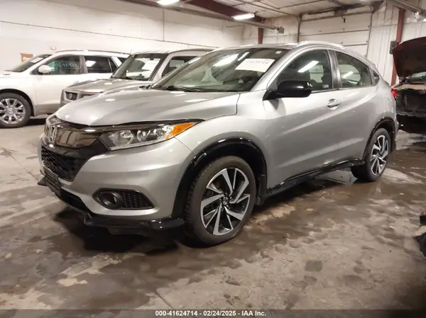 3CZRU5H15KG707576 2019 HONDA HR-V - Image 2