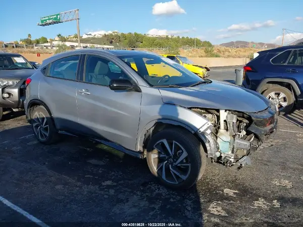 3CZRU5H15KG713040 2019 HONDA HR-V - Image 1