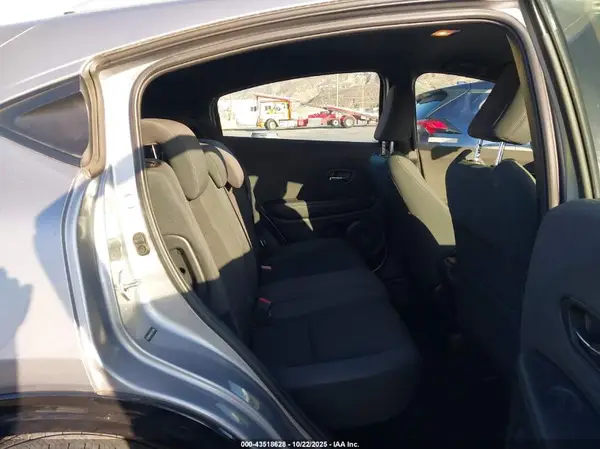 3CZRU5H15KG713040 2019 HONDA HR-V - Image 8