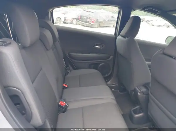 3CZRU5H15KM705182 2019 HONDA HR-V - Image 8