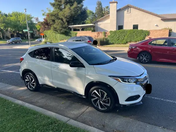 3CZRU5H15KM721494 2019 HONDA HR-V - Image 1